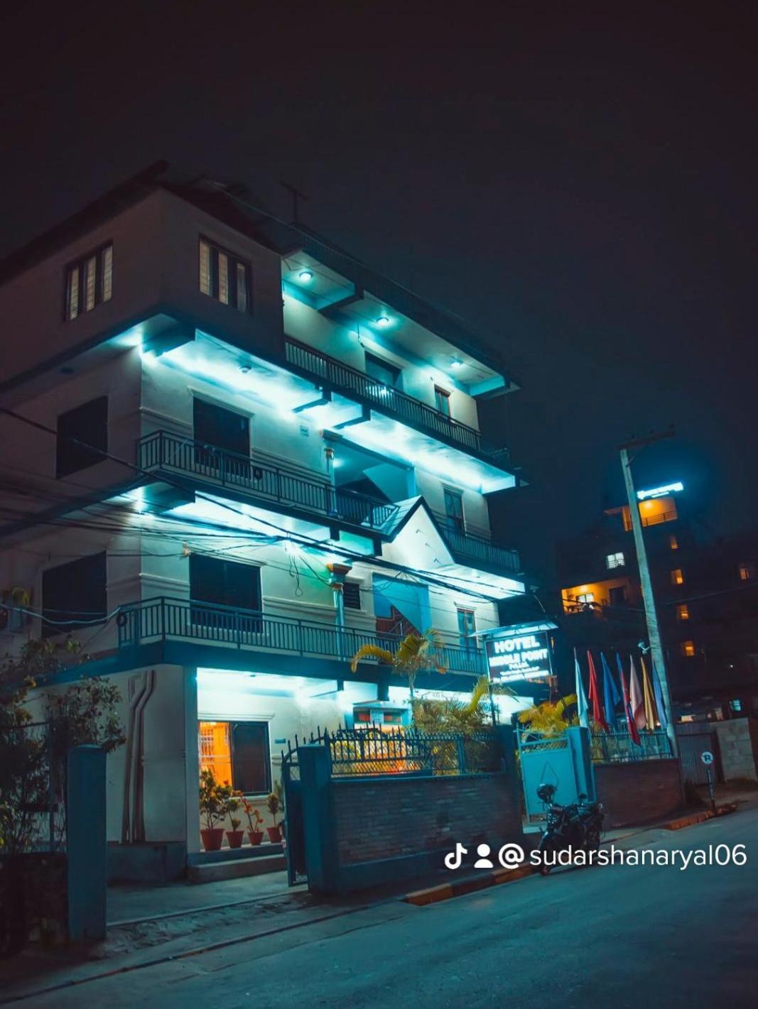 Hotel Middle Point Pvt Ltd Pokhara Ngoại thất bức ảnh