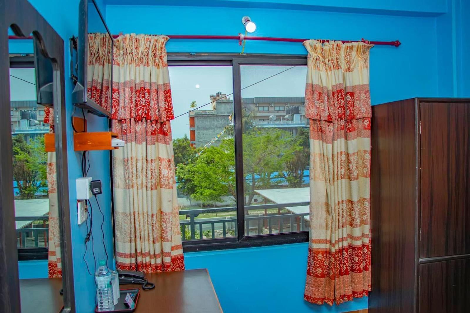 Hotel Middle Point Pvt Ltd Pokhara Ngoại thất bức ảnh