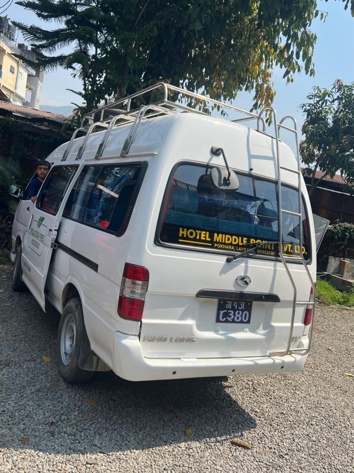 Hotel Middle Point Pvt Ltd Pokhara Ngoại thất bức ảnh