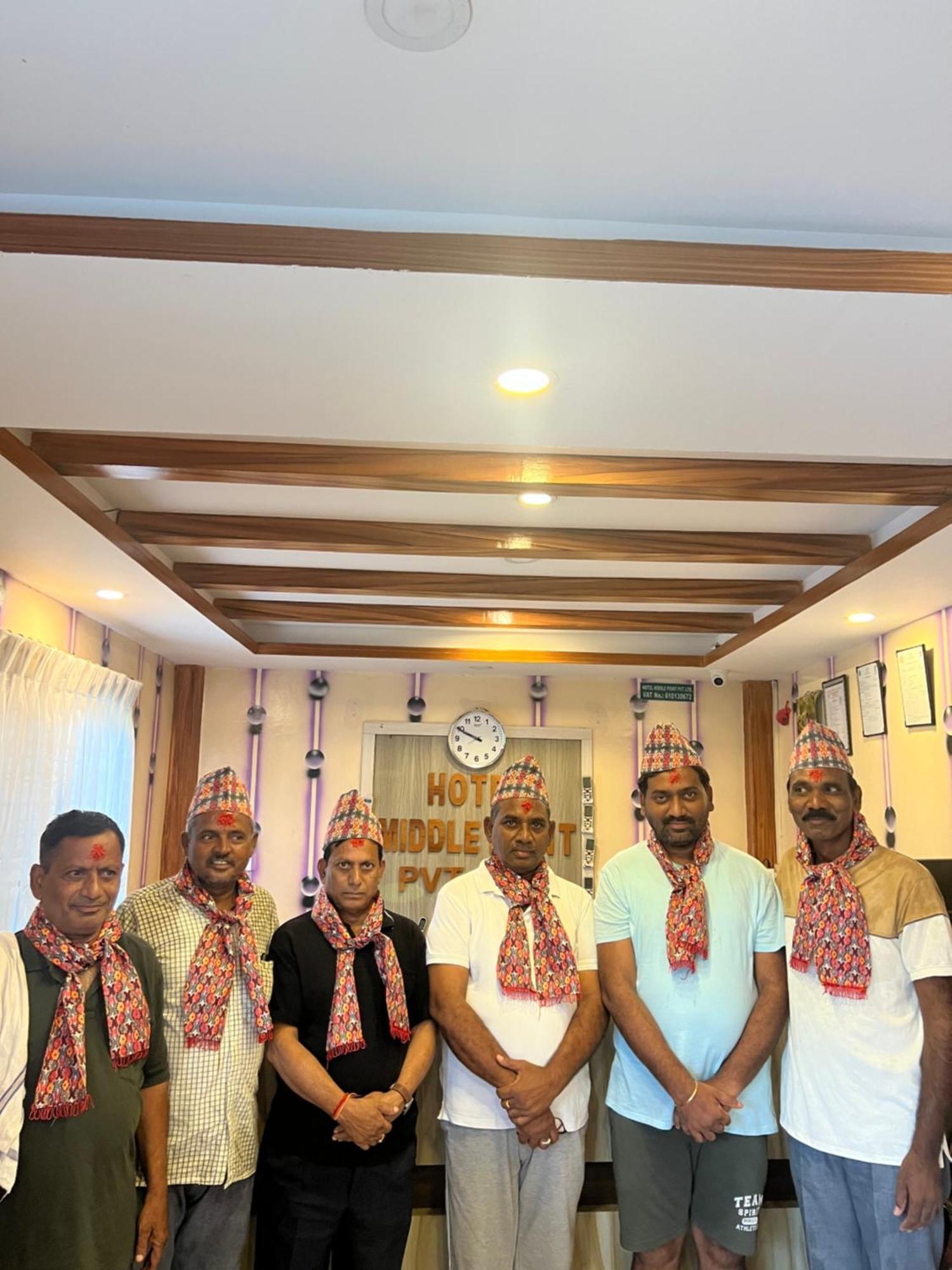 Hotel Middle Point Pvt Ltd Pokhara Ngoại thất bức ảnh
